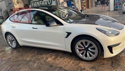 تسلا موديل 3